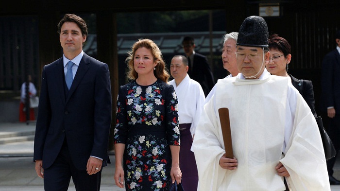 L`épouse du premier ministre canadien souhaite une bonne courge aux Japonais - PHOTO